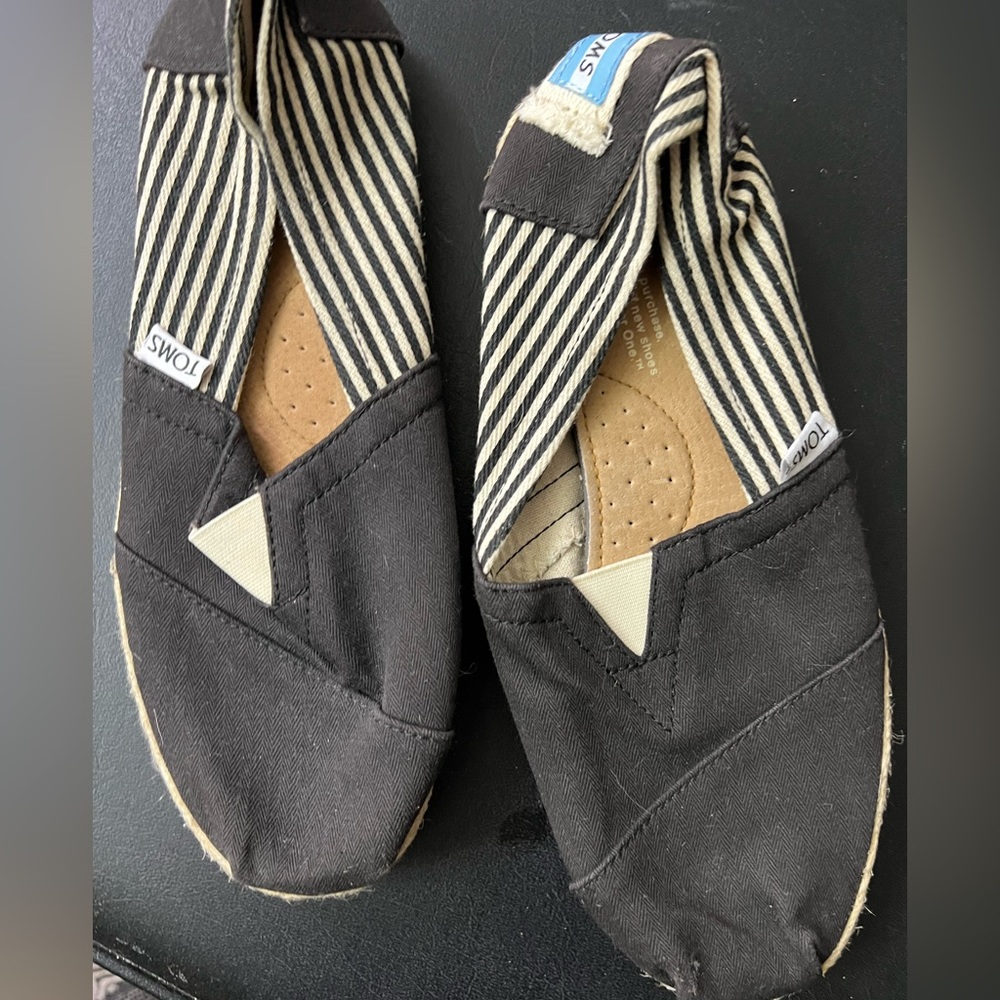 TOMS Classic Canvas Alpargatas Men's Shoes Black Striped - never worn